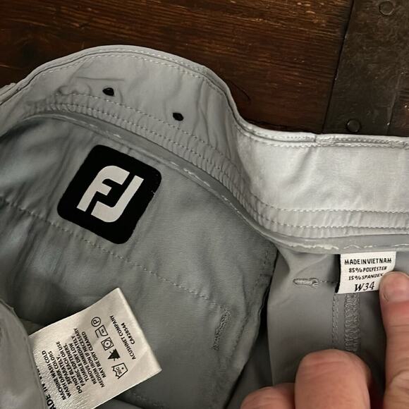 Men's FootJoy Light Gray Active Shorts 9" Inseam Size 34 - Picture 3 of 5